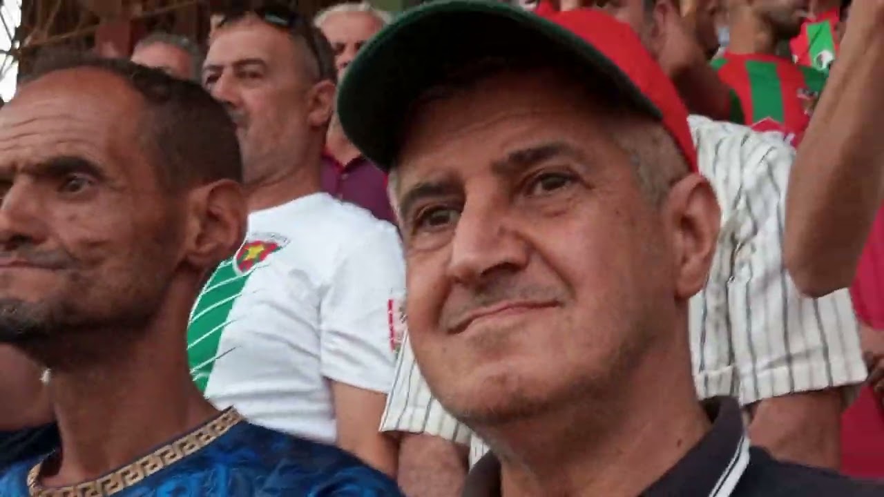 الدقائق الاخيرة المولودية مع الاحتفال مع اللاعبين. نشكر قوات الأمن و الدرك من اجل نجاح هذا الاحتفال