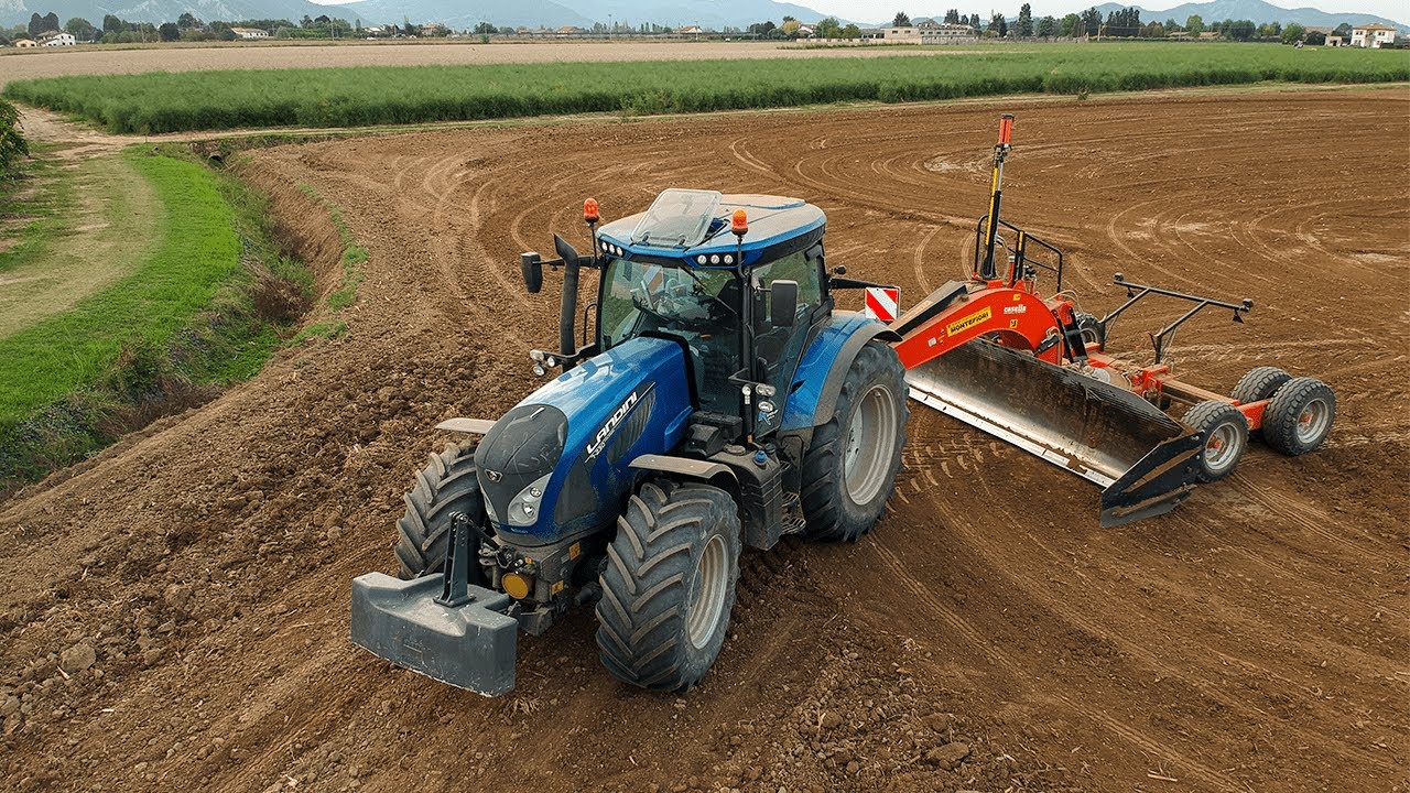 GROUND LEVELING | LANDINI 7-230 + CASELLA 5M