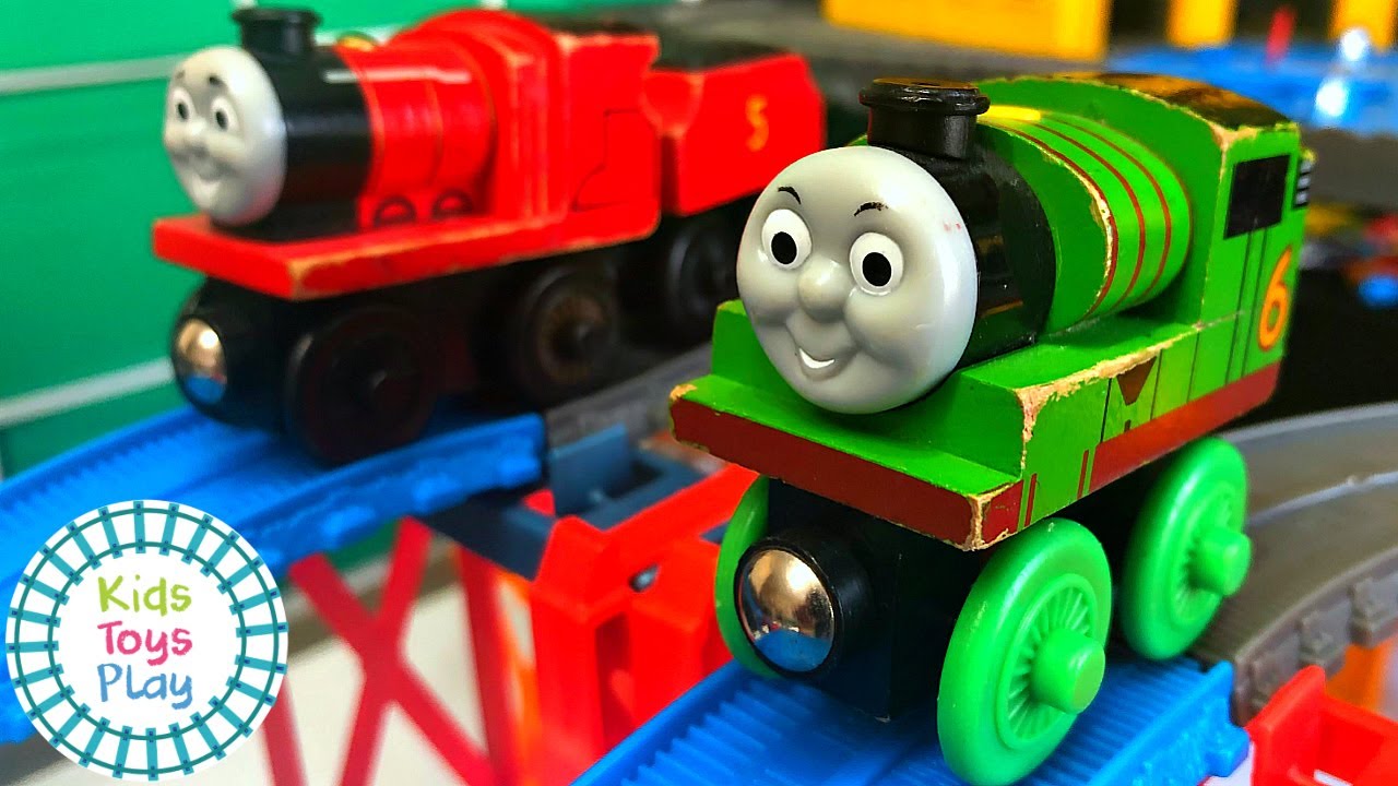 Thomas & Friends Sodor Super Station Speedway Train Races | Big Vs Little