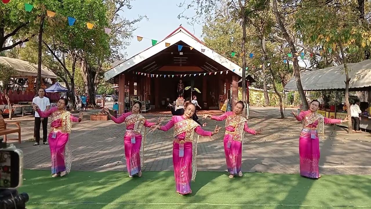 รำบวงสรวงย่าโมปี 69ณวัดศาลาลอย(งานแก้บนน้องหนึ่ง)15/2/69