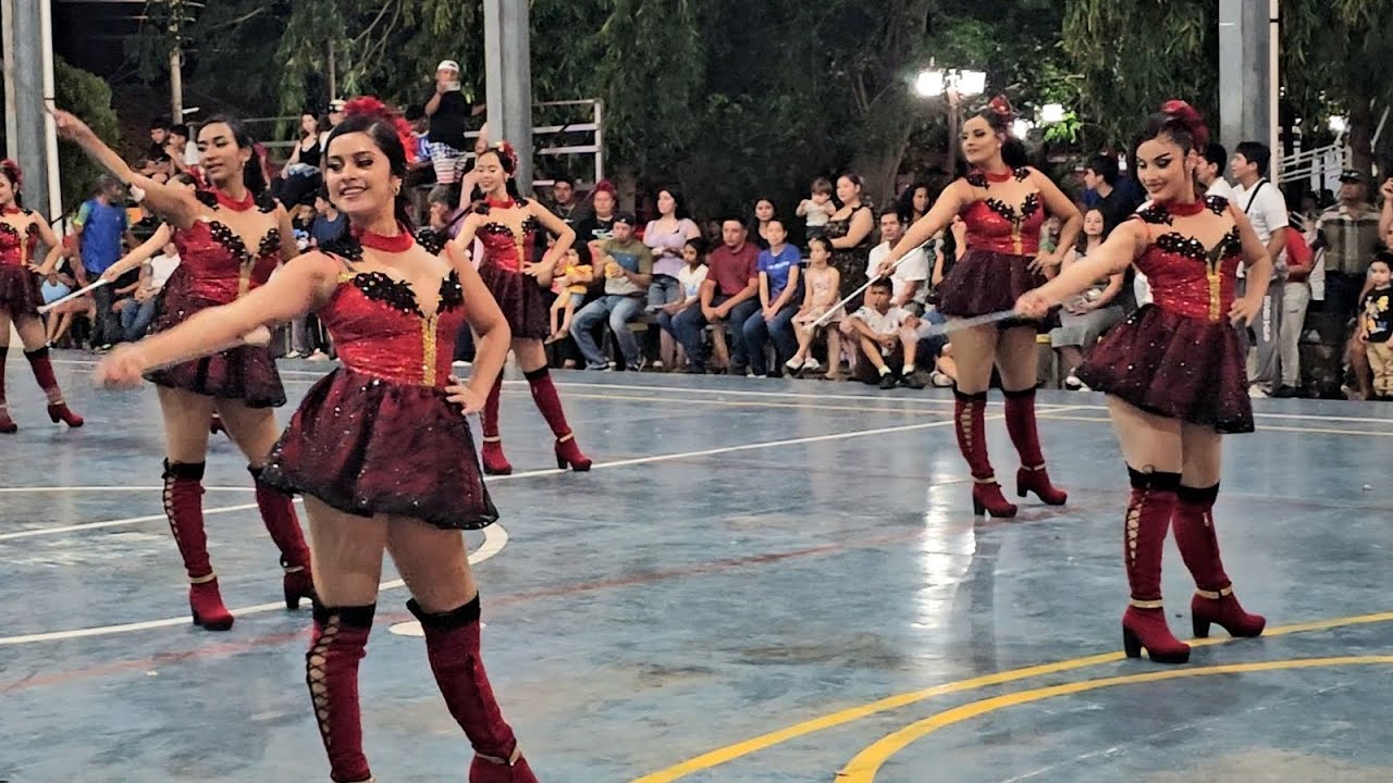 Belleza Chalateca #Cachiporristas #bandatradicional #elsalvador #bellezalatina #viralvideo 