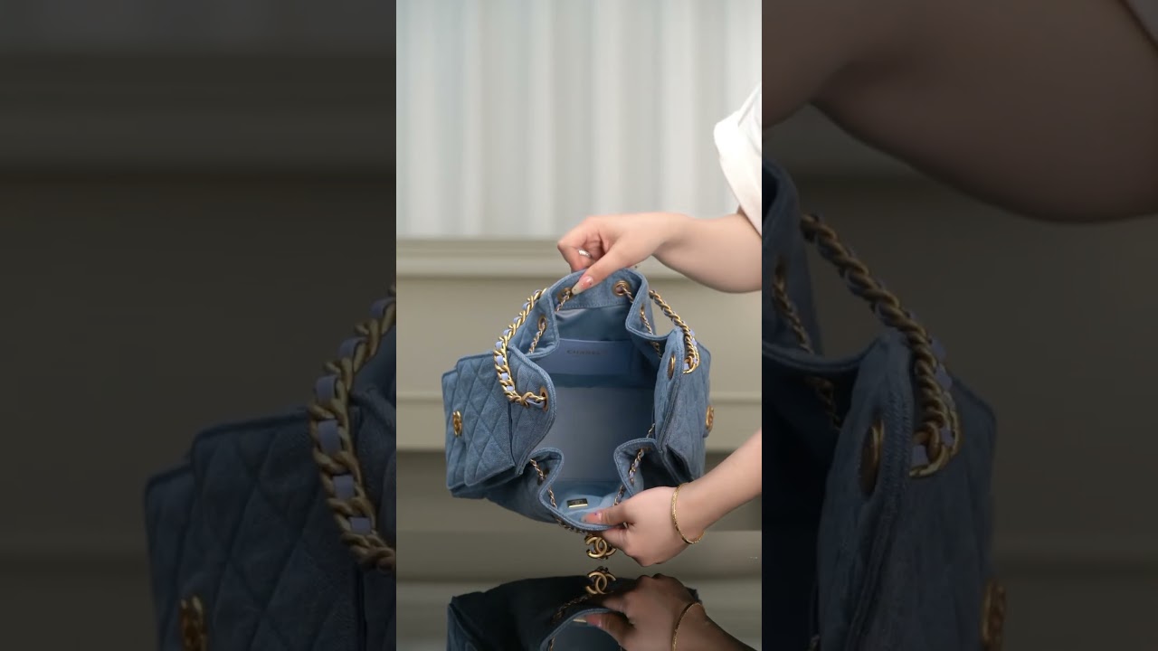 𝐂𝐡𝐚𝐧𝐞𝐥 𝟐𝟓𝐬 𝐬𝐦𝐚𝐥𝐥 𝐡𝐨𝐛𝐨 𝐛𝐚𝐠 Small denim blue