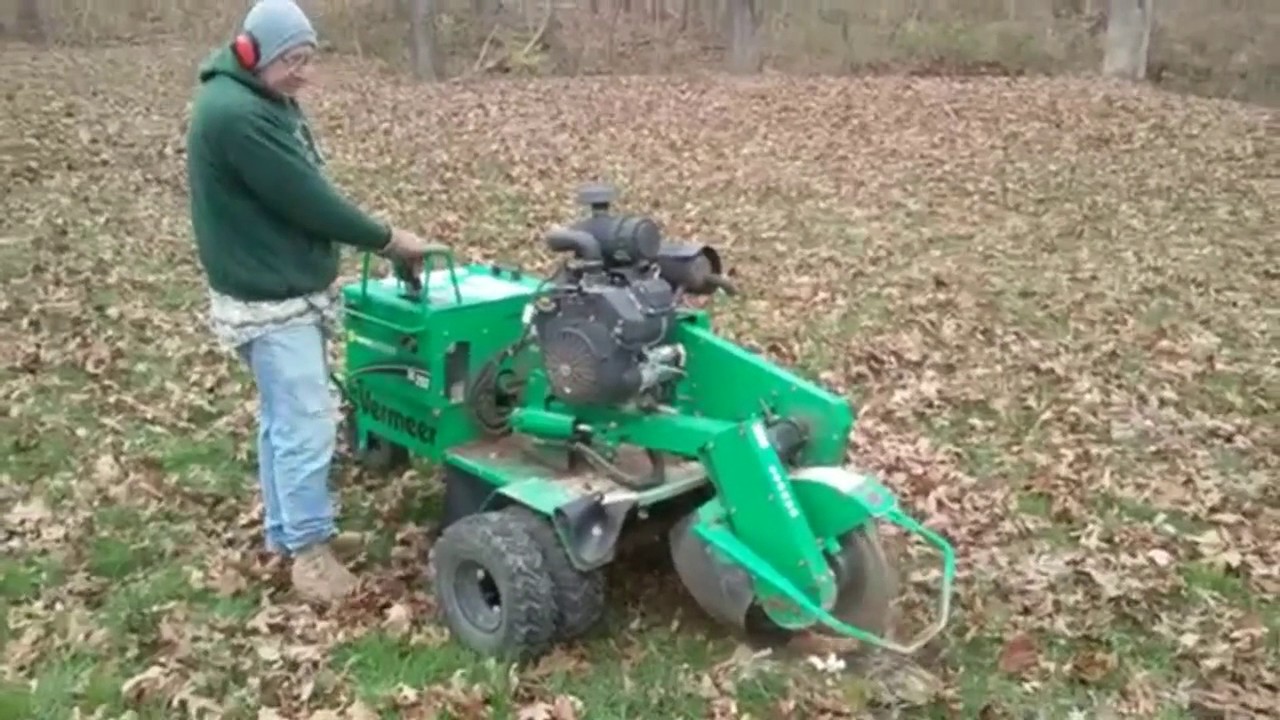 stumpgrinding with the Vermeer SC252