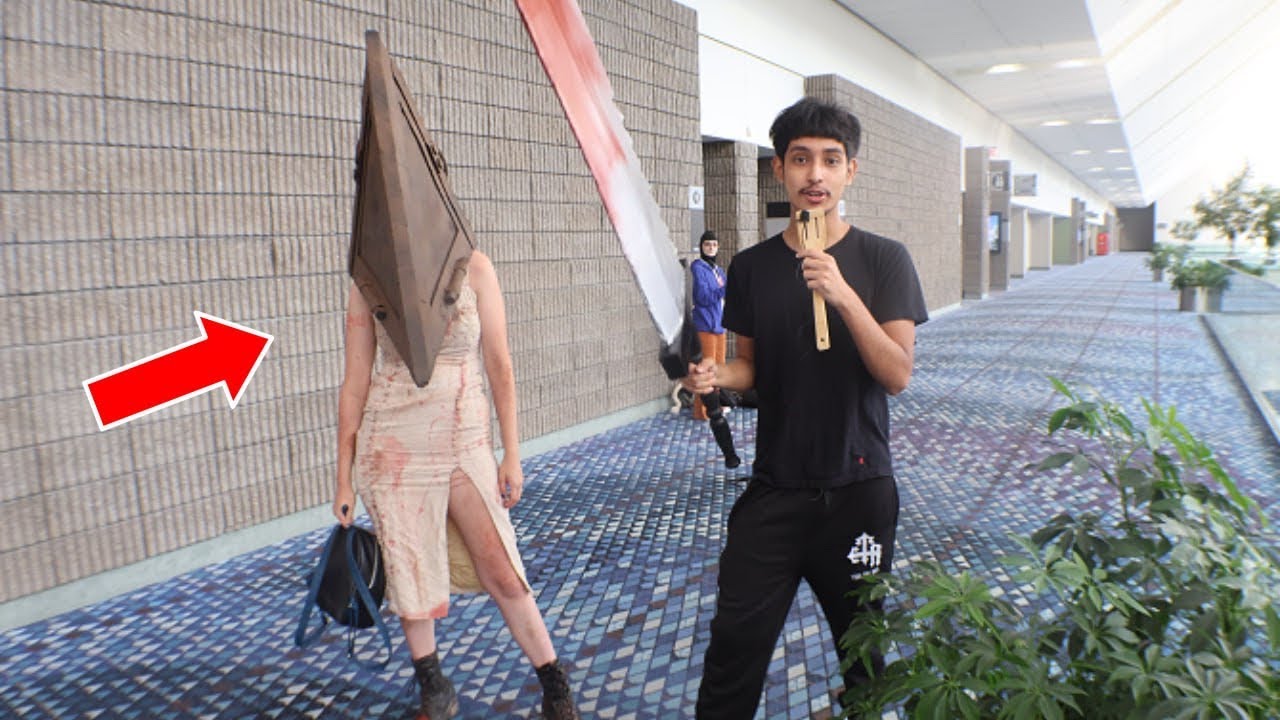 Trolling Weebs At Anime Con!