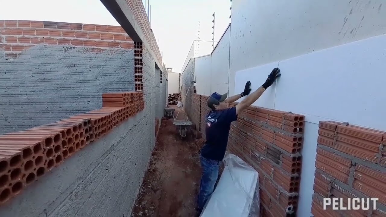 Como fazer assentamento de tijolos com parede  paralela com casa vizinha!!