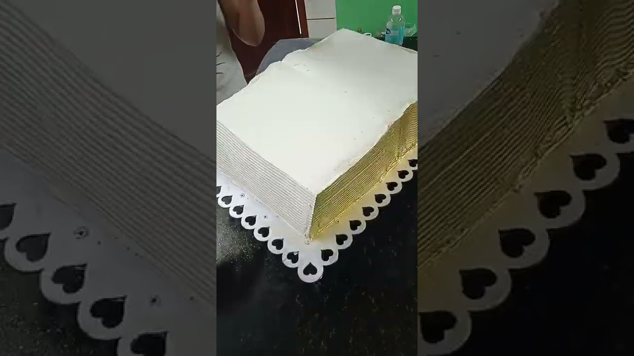 Bolo Bíblia aberta, ficou linda 🥰