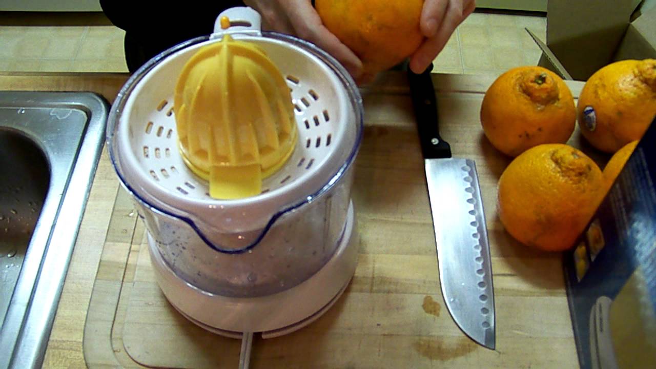 Black & Decker CJ625 Citrus Juicer Demonstration