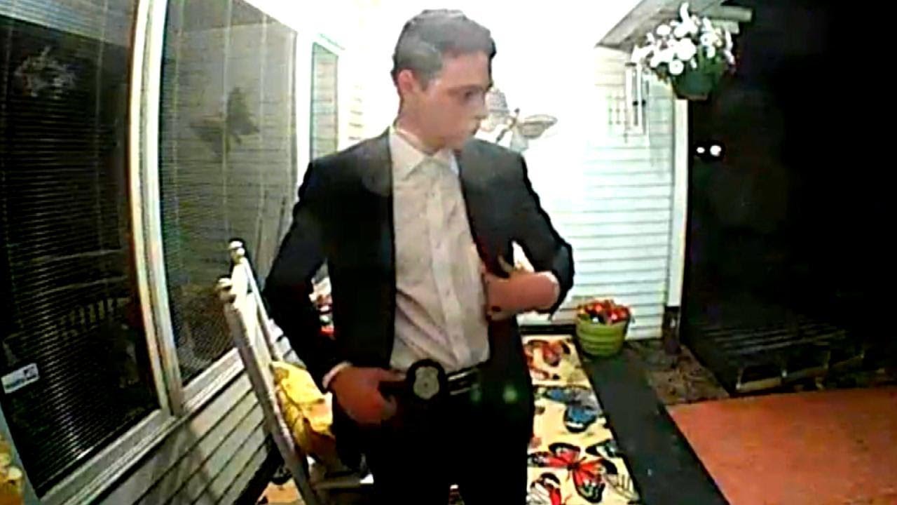 Man Uses Fake Badge While Ringing Doorbells: Cops