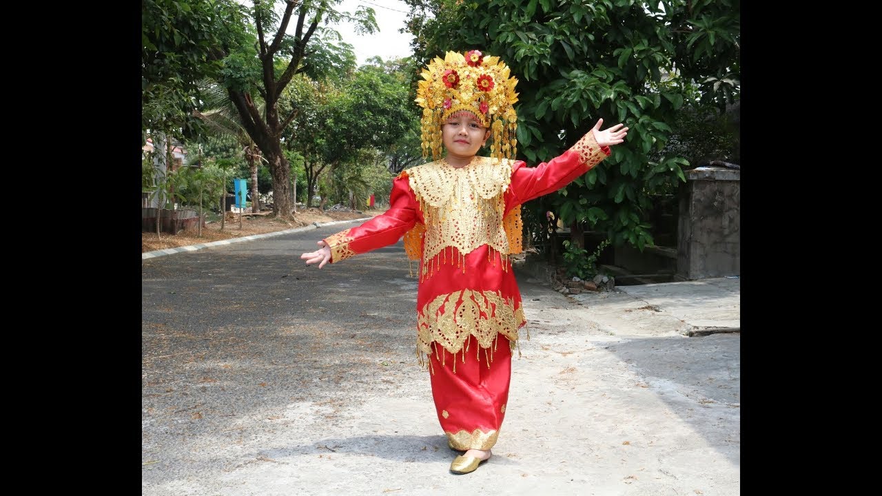 Tutorial memakai baju adat padang + suntiang anak perempuan untuk karnaval