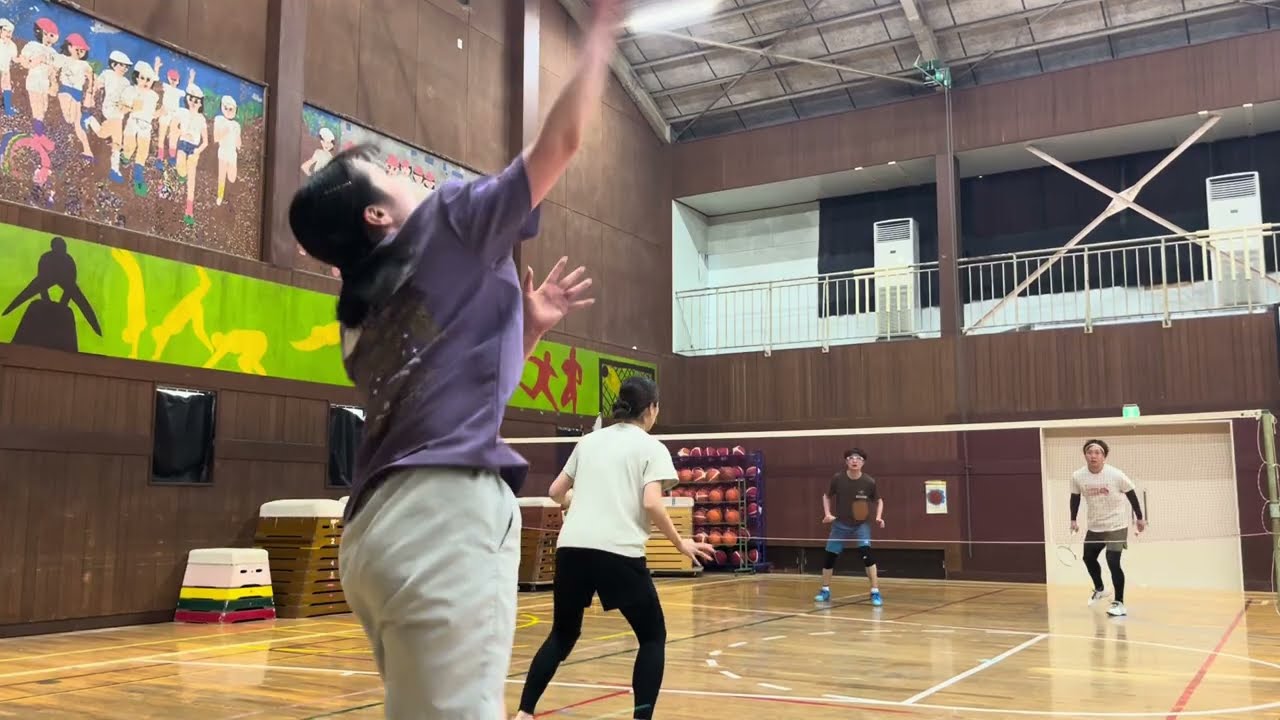 【女ダブ】強い女子vsメガネと40歳【バドミントン】