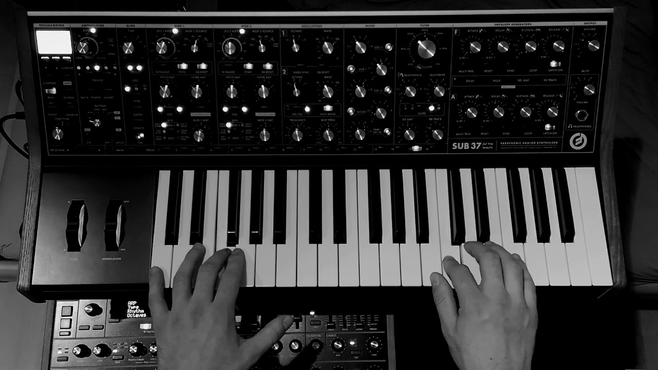 Midnight Jam #5 (Moog Sub 37 & Novation Peak)