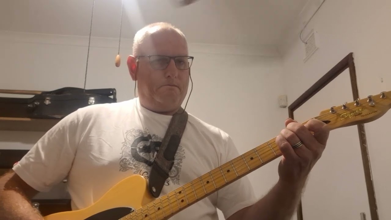 @Malcolmmuzic playing with a cool tremolo sound