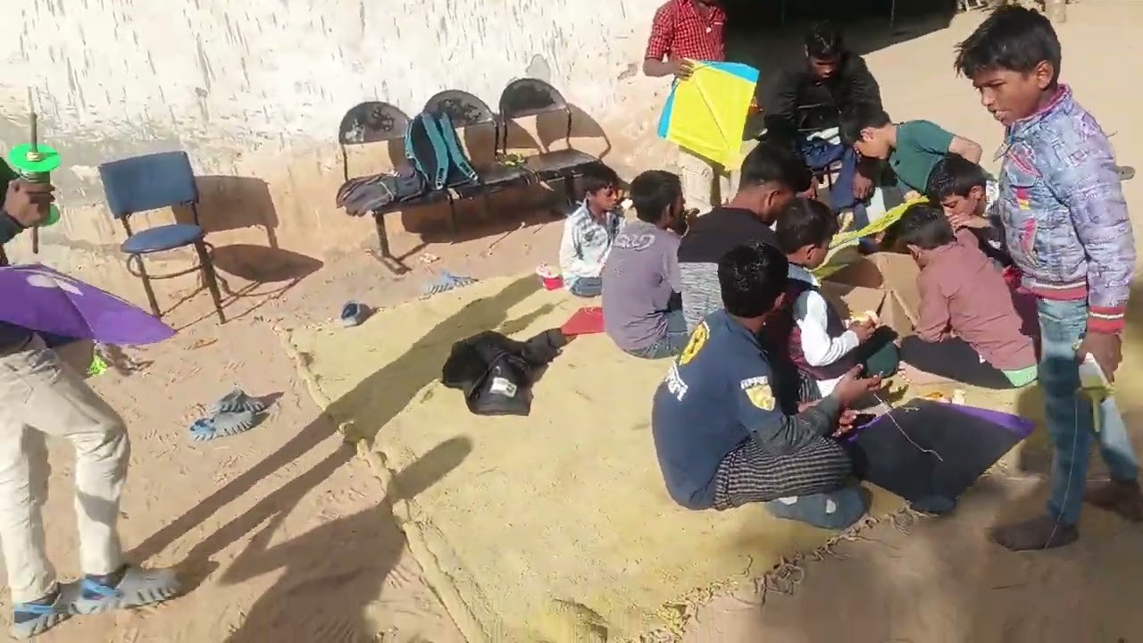 अनाथालय में मकर संक्रांति मनाई गई 
