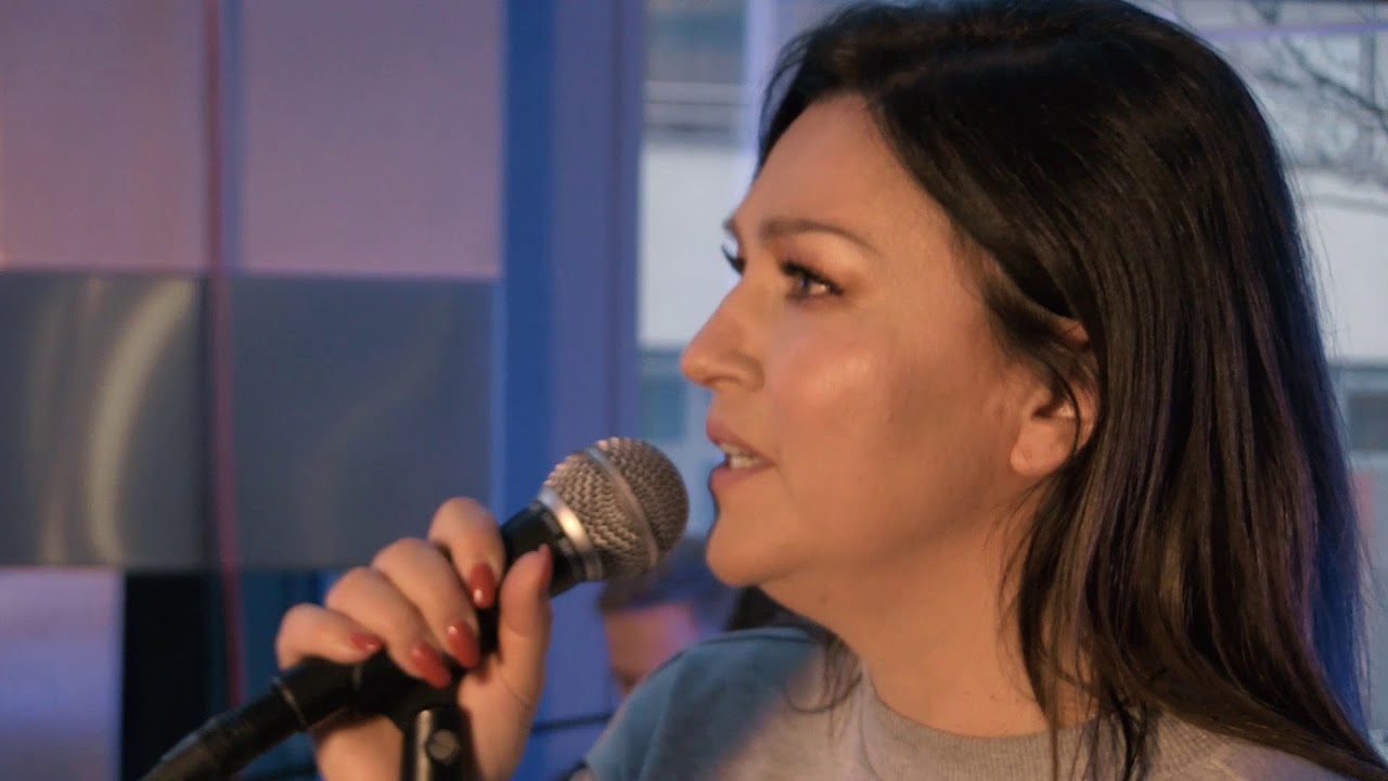 Nina Badrić - Nek ti bude kao meni  [Svjetski dan radija]