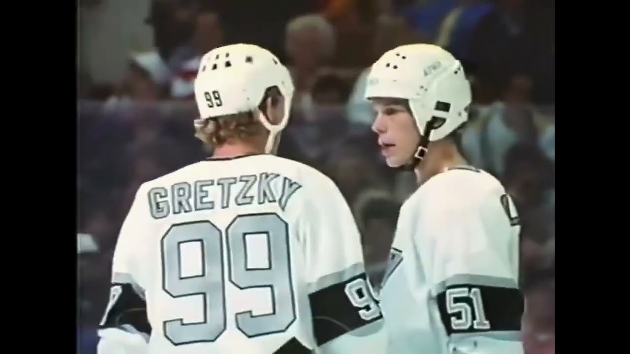 Rare Footage of Wayne Gretzky Mic’d Up