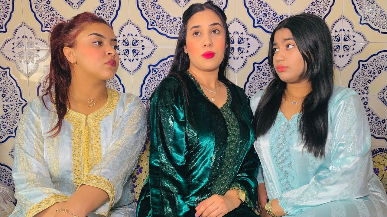 تزوج أربع نساء في بيت واحد فقامت ألحرب بينهم...ولكن زوج إستطاع أن...{ حرب العيلات}
