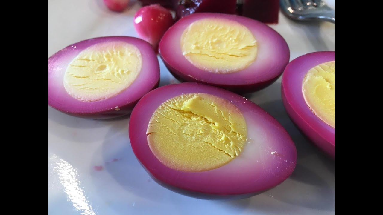 Pickled Eggs with Beets and Spices