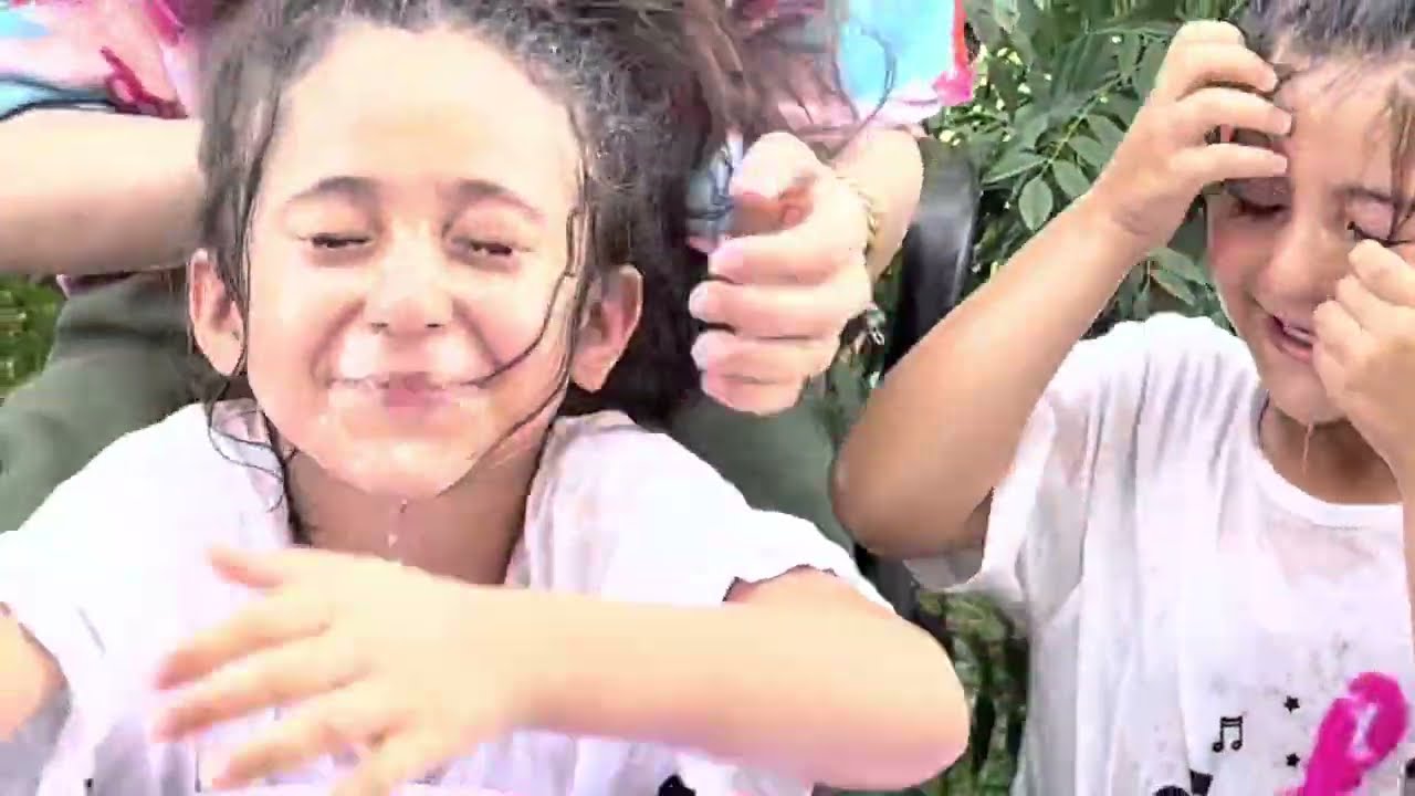 Çokcuklarla bol kahkahalı su oyunları😇 #funnykid #funnykids #funnyvideo #eğlence #çocuk