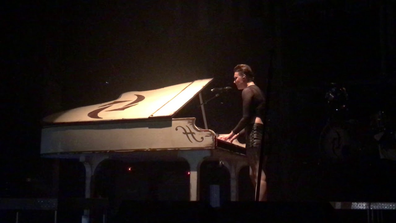 I Will Always Love You- Lzzy Hale- Halestorm- Knoxville, TN 10-10-2017