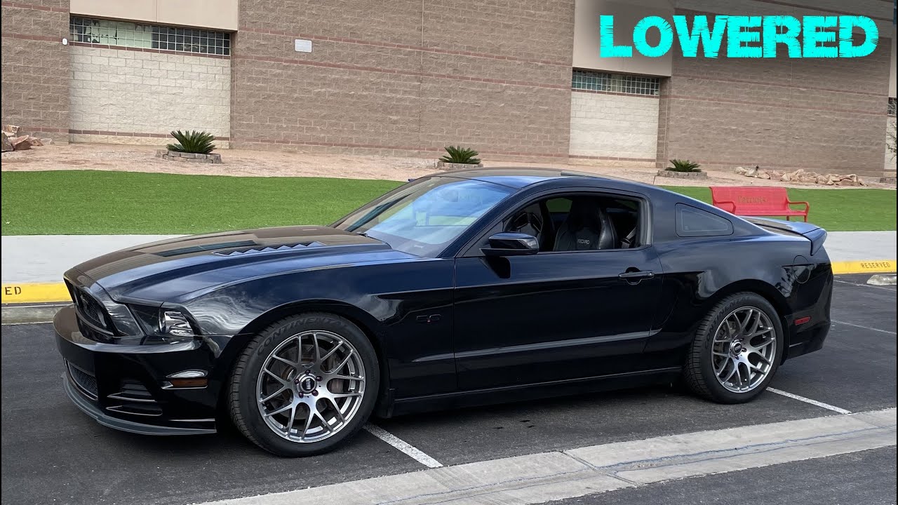 Mustang GT 2014 года получил новые стойки Ford Racing и пружины Eibach Sportline.