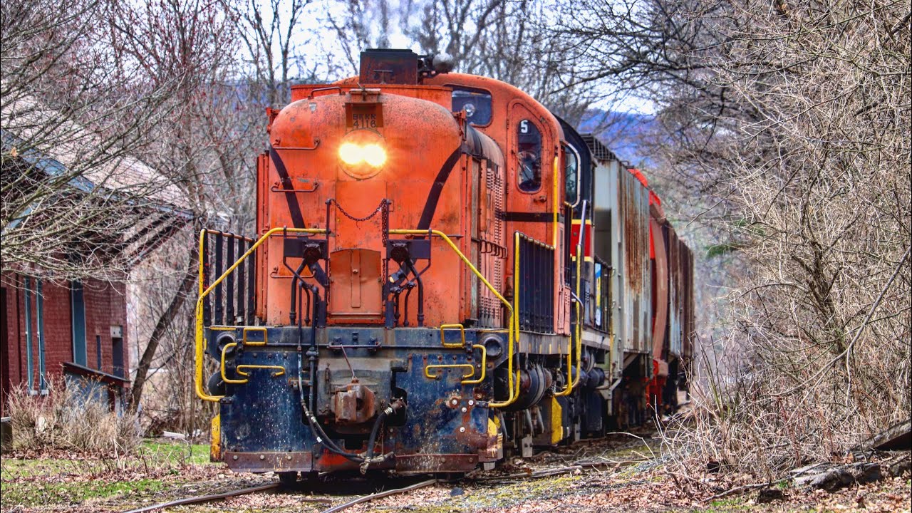 Former D&H ALCOS on a Former D&H Branch Line! Chasing the Battenkill RR & More In Upstate New York!