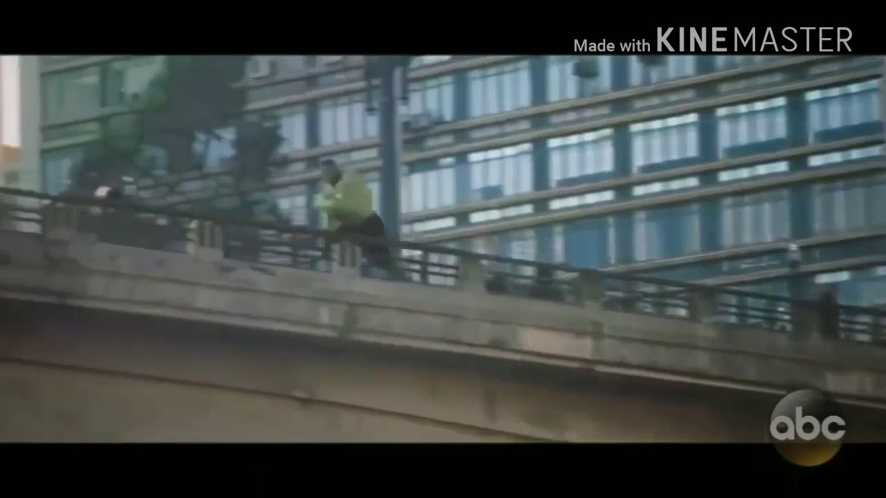Hulk saving people in iinfinity waar scene