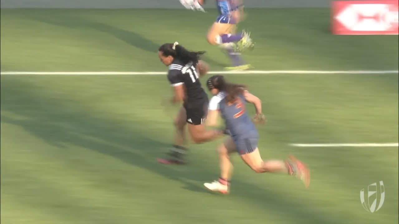 New Zealand speedster Portia Woodman scores amazing try!