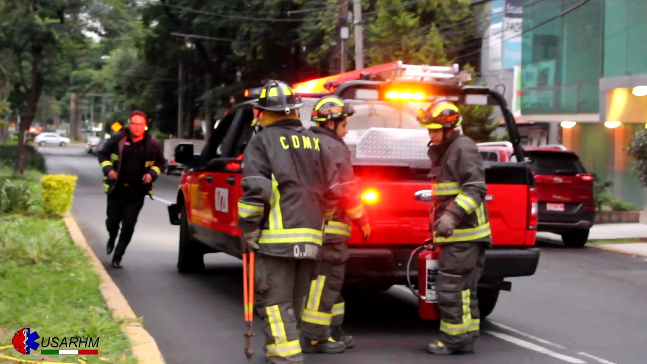 Bomberos CDMX Camioneta 0728 respondiendo / Mexico City Fire Dept Utility 0728 responding