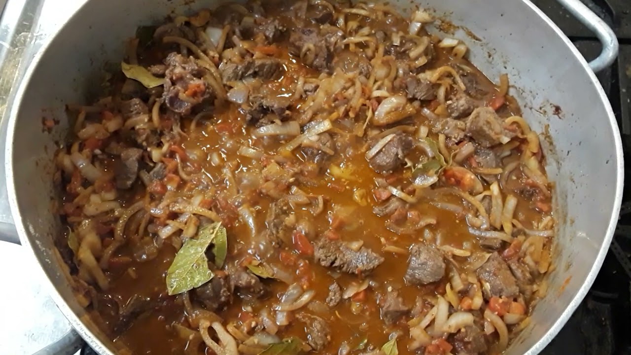 Erich makes Hungarian Goulash