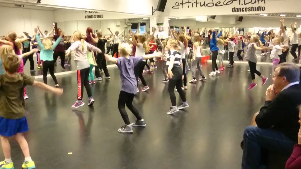 Elna kidsdance uppvärmning. Attitude69