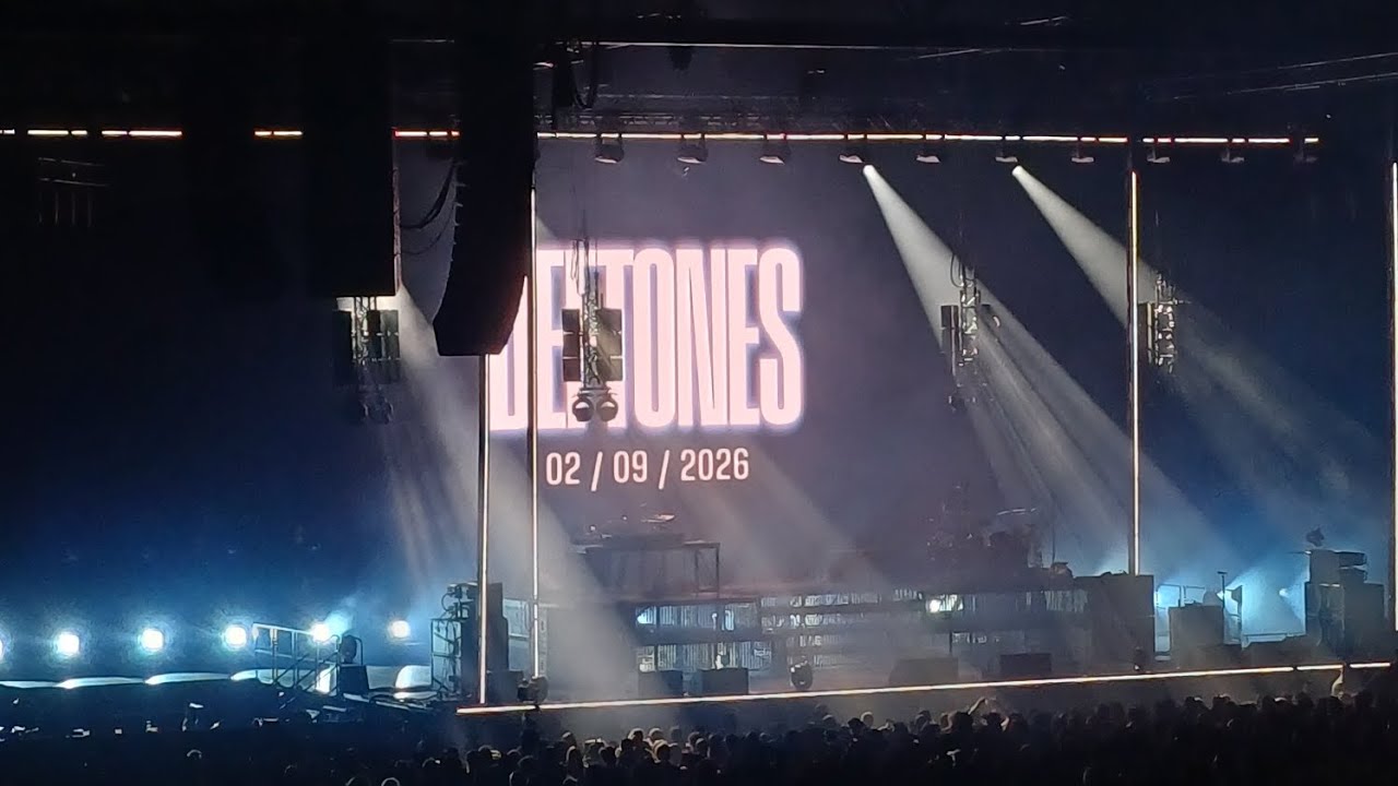 Deftones - My Own Summer (Shove It) (Live at Hanns-Martin-Schleyer Halle in Stuttgart)