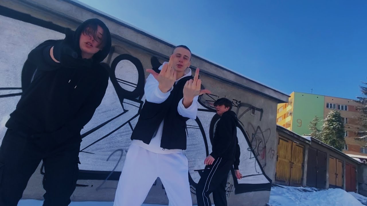 MEDYKAMENTY - NAGASAKI [OFFICIAL MUSIC VIDEO]