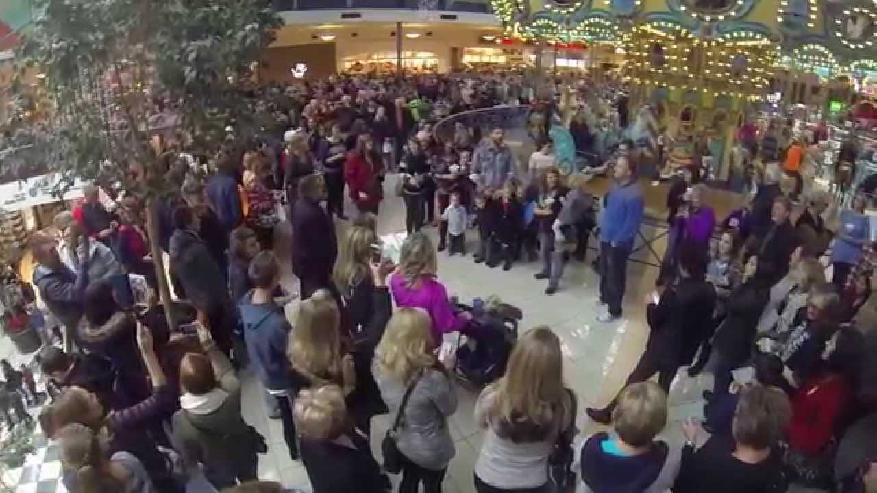 Flash Mob sings Amazing Grace at Rivertown Mall