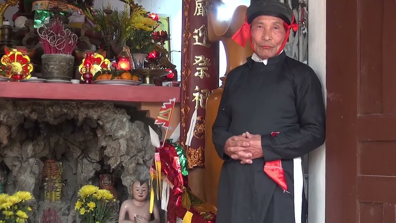 Đền bà chúa bống .cả xóm  bống làm tất niên tại đền ,nhiều món ngon