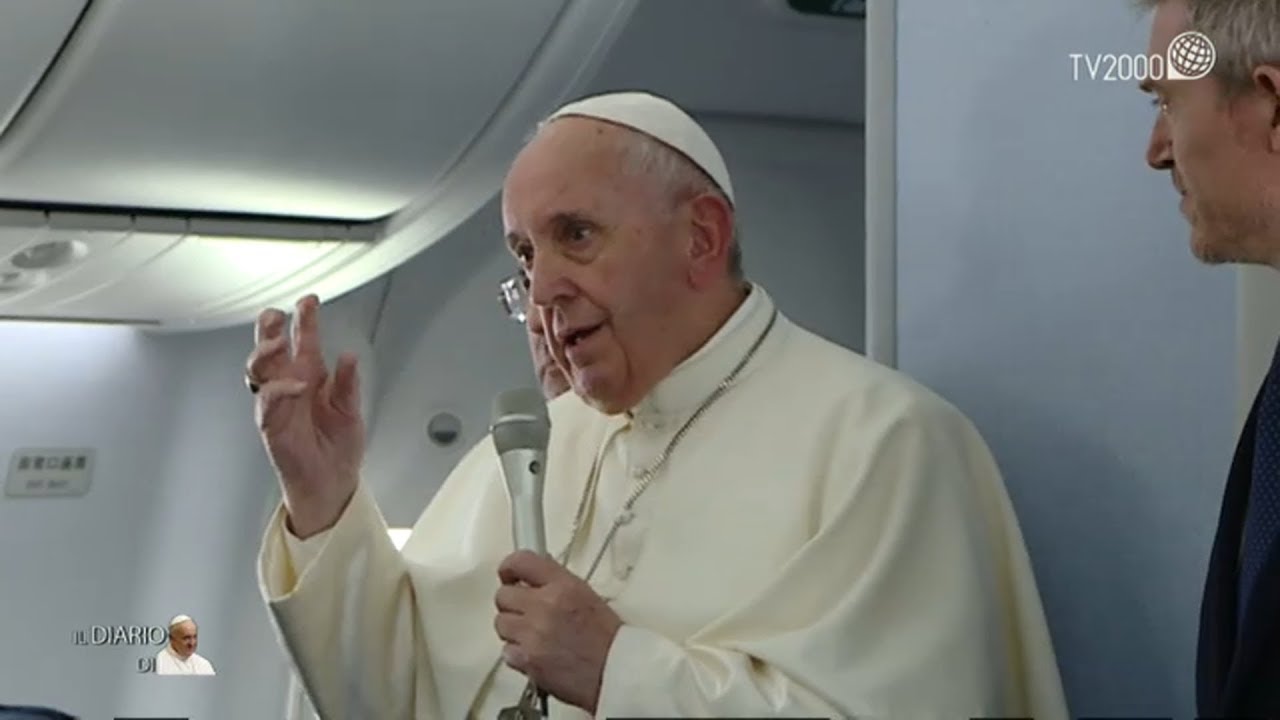 Papa Francesco, conferenza stampa sull'aereo di ritorno dal Viaggio in Thailandia e Giappone