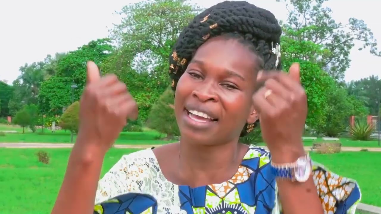 Sr Esther Mabiala JÉSUS MA SOLUTION
