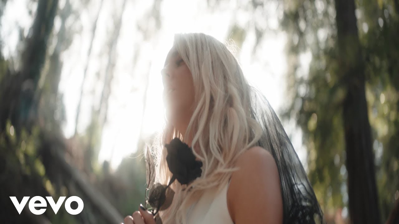 Audriix - Olly (Official Music Video)