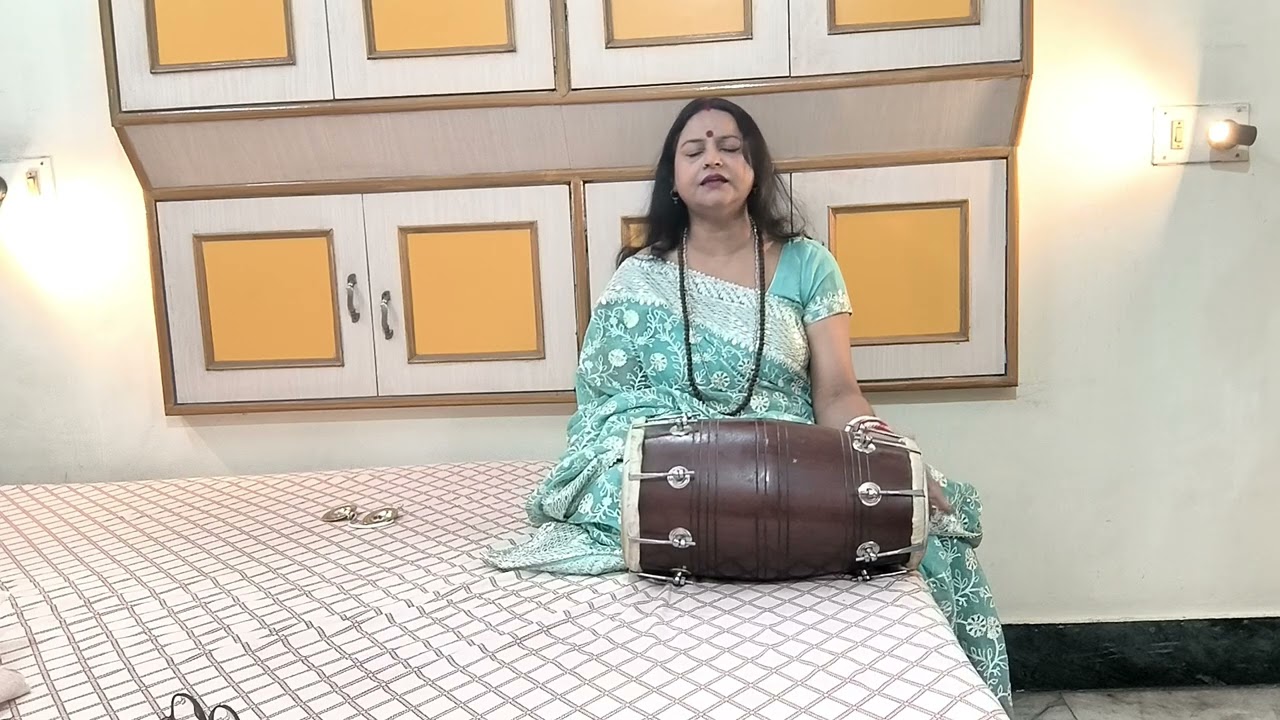 आदिशंकराचार्य विरचित लिंगाषटकम् शिव गुरु के चरणों मे समर्पित कर रही हूँ , ढोलक् के साथ। 