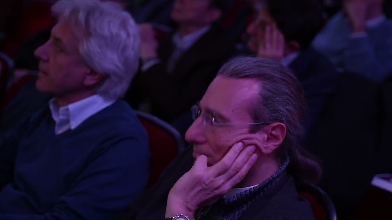 Teatro Parenti completo