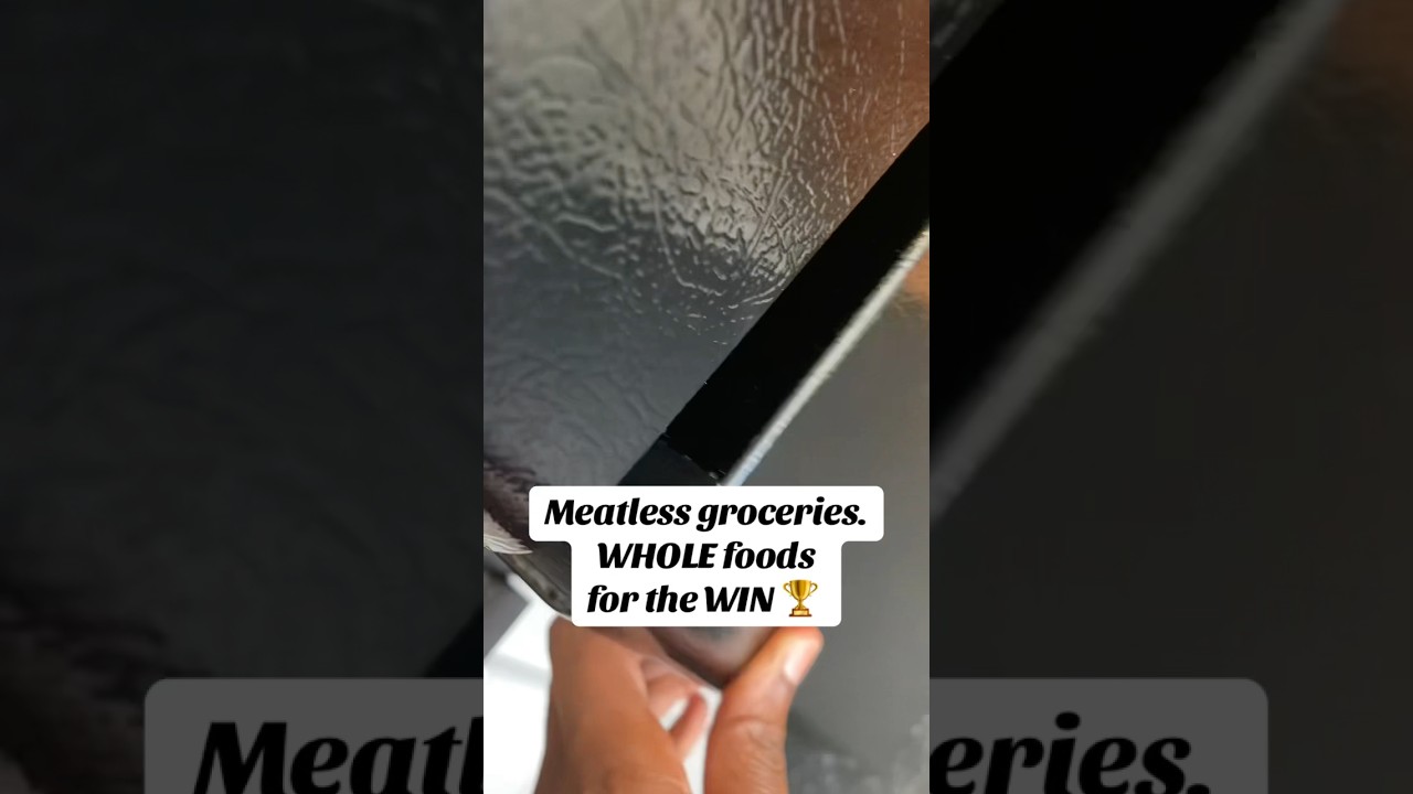 #eatplantbased WHOLE FOODS for all of my meals 🥰 #wholefoods #meatless #wholefoodsdiet