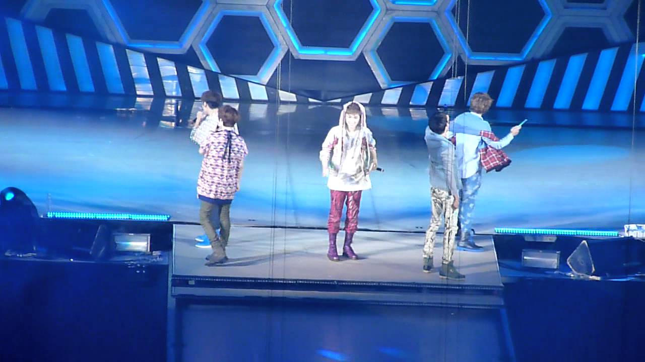 120916  SHINee - A-YO