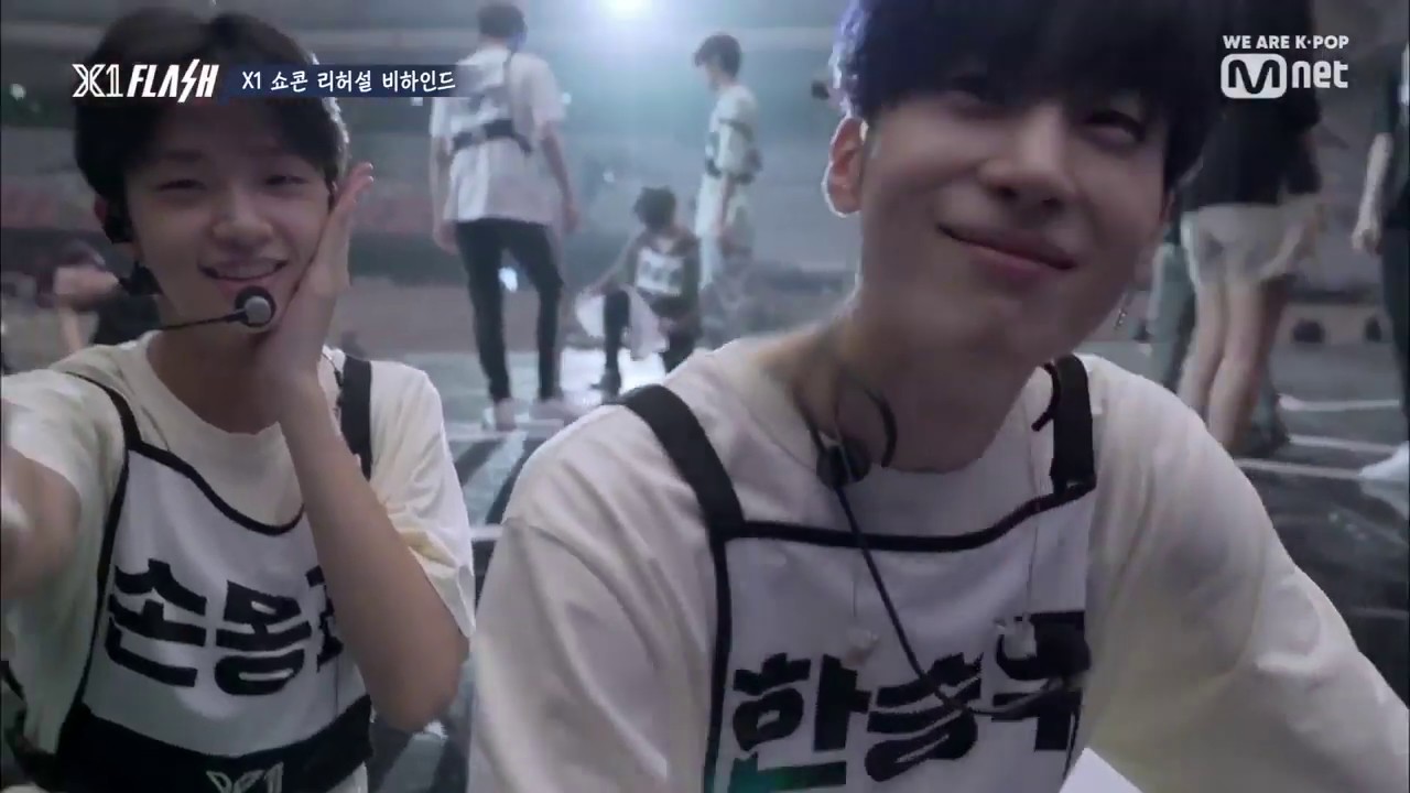 ENG SUB - X1 (엑스원) HAPPY PILL - Son DongPyo (손동표) CUTE MOMENTS + Han Seungwoo (한승우)