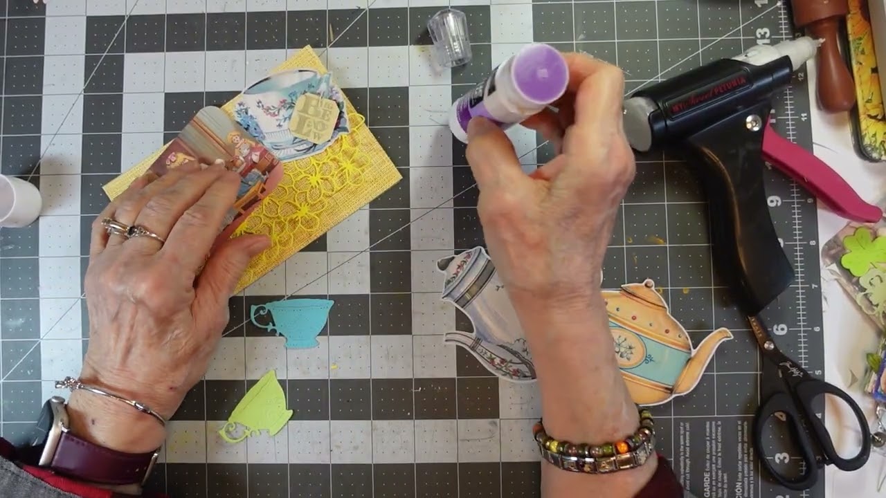 #decktheyear, by @PennysCraftyCreations  Week #9