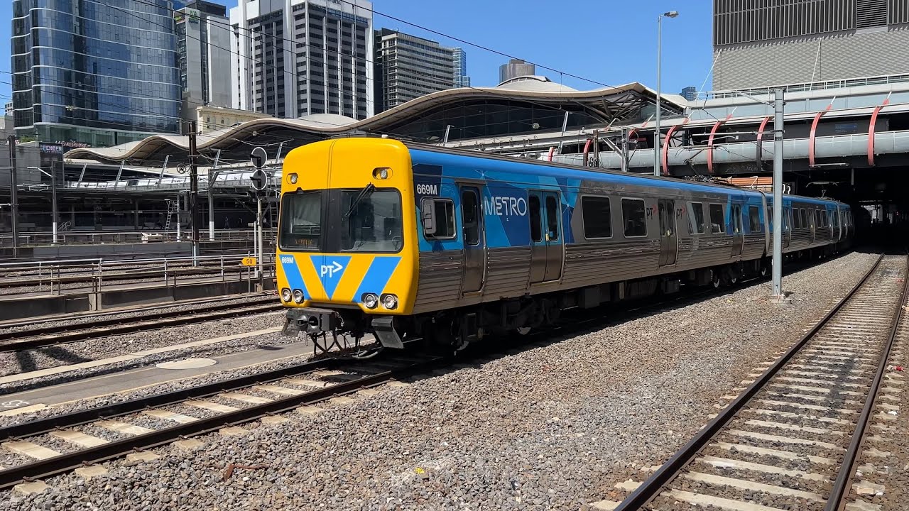 Metro Comeng Departing Southern Cross Station to Newport