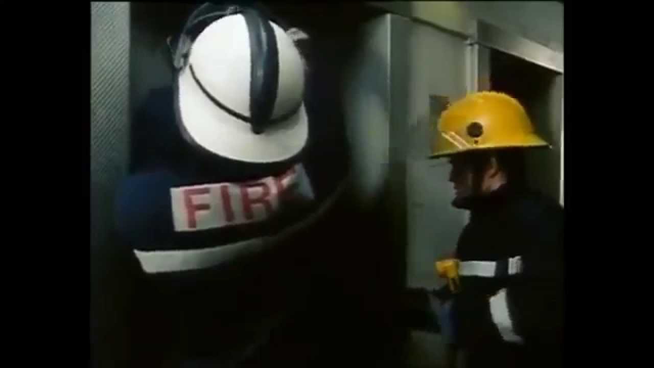 Lifts in London's Burning (Part 2/2)