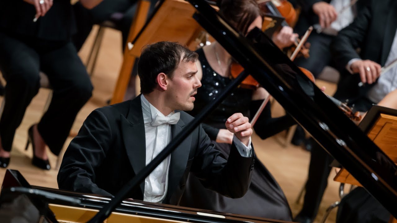 Grieg Piano Concerto &ndash; Aaron Pilsan Live with Sofia Philharmonic & Dennis Russell Davies