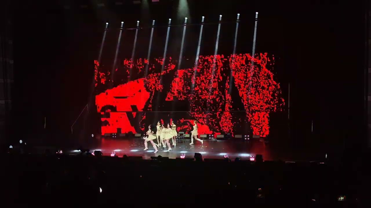 20260228 tripleS concertmy secret new zone in taipei day 1 moon White Soul Sneakers & Cameo Love