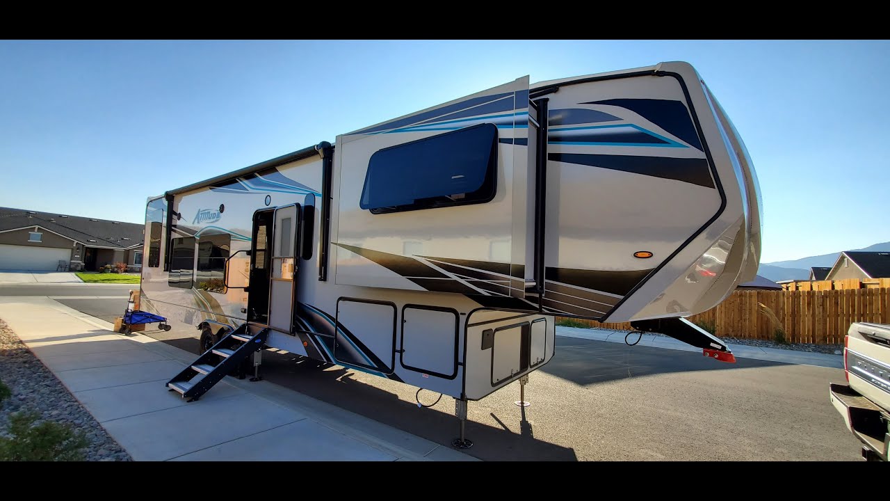 2021 Attitude 3422RR Toy Hauler
