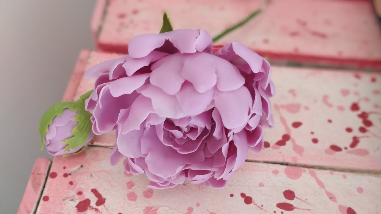 Come realizzare una Peonia chiusa con la porcellana fredda.#biscuit #fiori #pastadimais
