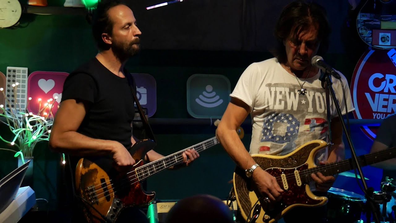 TheClusterz - LA JUVENTUS NON ESISTE  Maurizio Solieri Na Cosetta Roma 17/12/2015